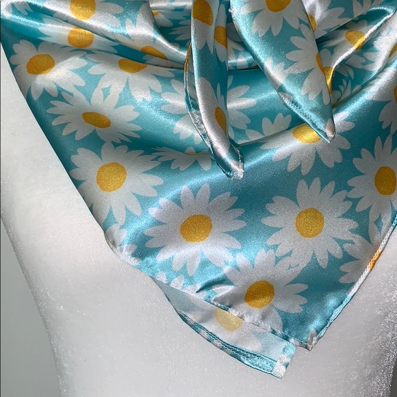 𝙻𝚘𝚟𝚎𝚕𝚢 𝙳𝚊𝚒𝚜𝚒𝚎𝚜 𝚆𝚒𝚕𝚍 𝚁𝚊𝚐 - Picture 3 of 4